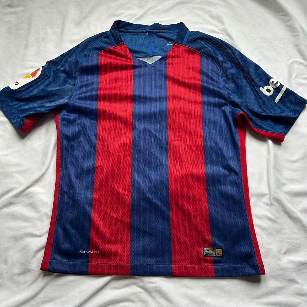 Barcelona 2015 Nike SoccerJersey Size small EUC